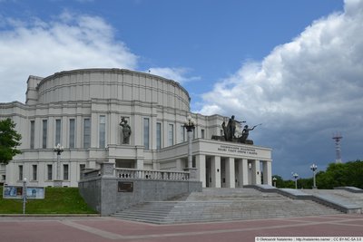 Національний Академічний Великий Театр Опери й Балету | NIKON CORPORATION NIKON D3100 | 18 mm | 1/400 s | f/7.1 | ISO100